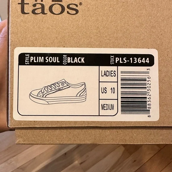 Taos Footwear Women's Black Plim Soul Sneakers - Picture 2 of 4